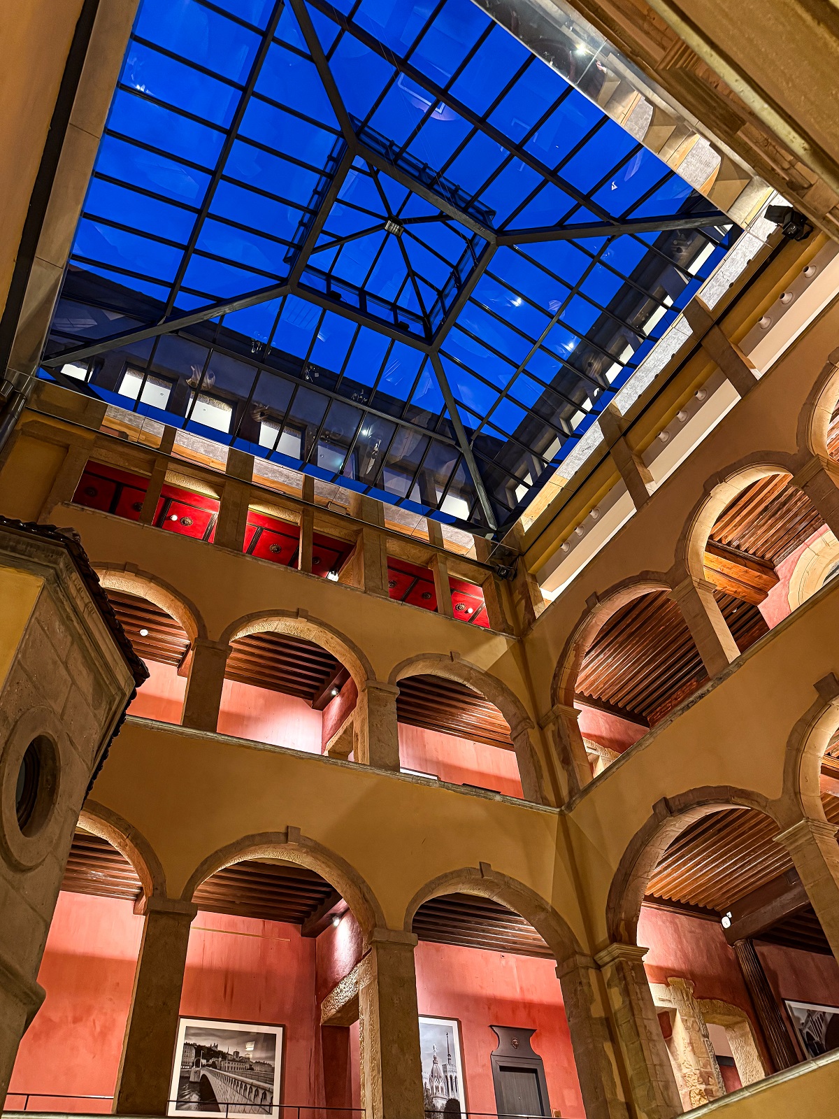 Cour des Loges – Radisson Collection...